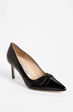 NIB Manolo Blahnik OKAVA Black Leather Patent Pointed Pump Shoes Sz 39.5  100% Authentic Guaranteed or your money back! Retails for $810+ Tax   Description:  Elegantly layered leathers refine the mixed-media construction of a lean, single-sole pump. Size: Us 9.5-9 / EU 39.5 Approx. insole length: 10 4/8". Color Name: Black Pointed Toe Approx. heel height: 3" Leather & Patent leather upper, leather lining and sole. Made in Italy Condition:   B Black Patent Pumps, Half Boots, Pointed Pumps, Heart Shoes, Manolo Blahnik, Pump Shoes, Shoes Women Heels, Women's Shoes, Patent Leather