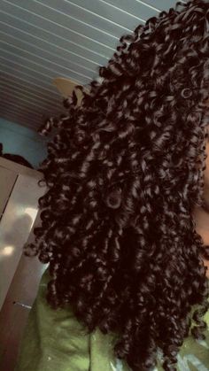 Curly Hair Women Aesthetic, Aesthetic Curly Hair, Mrs Bella, Curly Hair Aesthetic, Healthy Curly Hair, Perfect Curly Hair, Long Natural Curly Hair, 3b Hair, Curly Hair Beauty