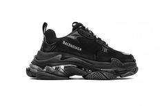 Balenciaga Triple S Clear Sole Sneaker Triple Black Balenciaga Triple S Clear Sole, Balenciaga Shoes Sneakers, Sneakers Street Style, Sole Sneakers, Balenciaga Shoes, Triple Black, Designer Sneakers