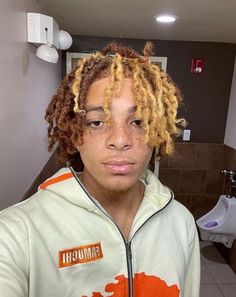 Dyed Locs Ideas, Color For Black Hair, Ash Kaash, Styles Locs, Boys Dyed Hair, Locs Ideas, Dreads Short Hair, Twist Hair Men, Dyed Locs