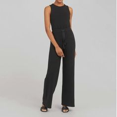 Looking for a stylish and comfortable jumpsuit to add to your wardrobe? Look no further than our New Spring Style Air Essentials Women's Casual Sleeveless Jumpsuits! Crafted from high-quality materials, these jumpsuits are perfect for those warm spring days. The sleeveless design and breathable fabric ensure that you s