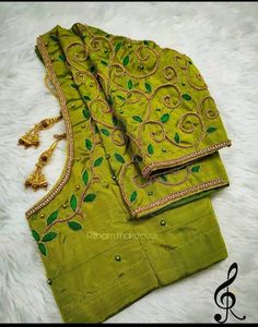 Aari Work Logo Design, Silk Thread Aari Work Blouse Designs, Thread Embroidered Blouse Designs, Simple Aari Designs For Blouse, Aari Work Blouse Wedding Simple, Simple Aari Blouse, Latest Aari Work Blouse Designs, Aari Work Blouse Wedding, Aari Work Blouse Simple Design