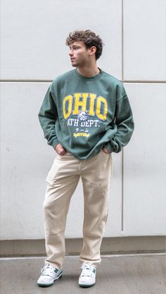 College Guy Outfits, Crewneck Outfit, Guy Outfits