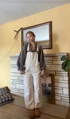 Overall Autumn Outfit, Overalls Outfit Autumn, Fem Aesthetic Outfit, Cozy Overalls Outfit, Baggy Granola Outfits, Overalls Outfit Aesthetic Summer, Fall At The Beach Outfits, Outfit Inspo Overalls, Modest Granola Outfits