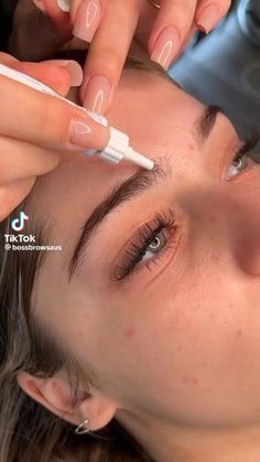 Eyebrow Lamination, Lash Mapping, Membentuk Alis, Makeup Tuts, Bentuk Alis, Eyebrow Makeup Tutorial, Brow Tint, Eyebrow Makeup Tips, Eyebrow Enhancer