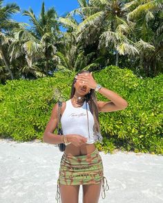 Dominican Republic Outfit Ideas, Beach Outfit Colorful, Hawai’i Outfits, Rarotonga Outfits, Caribbean Summer Outfits, Summer Fits Vacation, Hawaain Inspired Outfit, Caribbean Aesthetic Outfits, Mexico Outfits Black Women