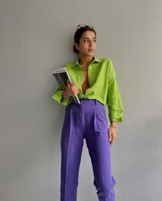 Colorful Minimalist Outfit, Purple Trousers Outfit, Purple Pants Outfit, Corporate Baddie Outfits, Mint Outfit, Corporate Baddie, Color Outfits