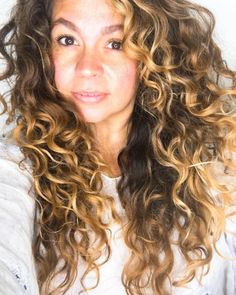 Who I'm Following | Curly Cailín Teni Panosian, Caroline Hirons, Fine Curly Hair, S Curl, Type Style, Types Of Curls, Frizz Free, Skincare Makeup