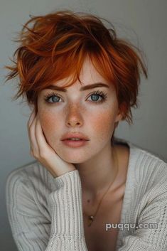 Discover stunning copper hair color ideas. Get inspired by the latest trends & tips for achieving vibrant copper shades. Pixie Fade, Short Fade Haircut, Extension Hair, Copper Hair Color, Strawberry Blonde Hair, Peinados Fáciles Para Cabello Corto, Hair Ponytail, Short Hair Color, Copper Hair