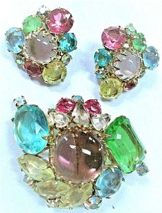 RARE SCHREINER FRUIT SALAD RHINESTONE BROOCH & EARRING SET | eBay Costume Jewelry Makers, Vintage Assemblage Jewelry, Jewelry Repurposed, Juliana Jewelry, Jewelry Knowledge, Inexpensive Jewelry, Hattie Carnegie, Vintage Jewelry Repurposed