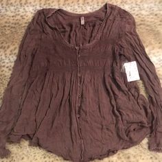 Free People Shirt New With Tags Fall Cotton V-neck Shirt, Cotton V-neck Shirt For Fall, Brown Relaxed Fit Button-up Top, Cotton Tops With Buttons For Fall, Cotton Button Tops For Fall, Casual Brown Cotton Blouse, Brown Tops For Casual Gatherings In Fall, Brown Long Sleeve Cotton Blouse, Long Sleeve Brown Cotton Blouse