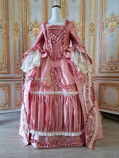 Very elegant and romantic French dress in pink tafta with Valencienne lace decorations (the lace is vintage so it has small, almost imperceptible stains). 12 meters of fabric sewn in Italy based on the model of an original 18th century dress. Italian size 42/44. Possible to widen or tighten thanks to the hidden laces on the back. Aerion Targaryen, Rococo Dresses, Lace Decorations, Rococo Dress, Dress Italian, Oc Reference, Historical Clothes, 18th Century Dress, Rococo Fashion