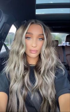 Best Hair Color For Grey Blue Eyes, Titanium Blonde Hair, Ashy Bronde Balayage Straight Hair, Blue Eye Hair Color Ideas, Cool Dimensional Blonde, Popular Hair Colors 2024, Western Hair Color, Western Hair, Balayage Straight Hair