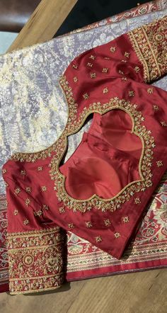 Keep Me Stylish, Pattu Saree Blouse Designs, Blouse Design Images, Sari Blouse Designs, Ladies Blouse Designs