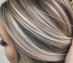 Image result for blonde hair with brown lowlights tumblr Blond Cenușiu, Cool Ash Blonde, Dark Brunette Hair, Highlights Color, Blonde Streaks, Transition To Gray Hair, Ash Blonde Hair