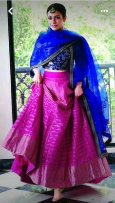 Simple Lehangas, Banarsi Suit Design, New India, Indian Women Fashion, Half Saree Designs, Indian Couture, Party Wear Indian Dresses, Pakistani Dress Design