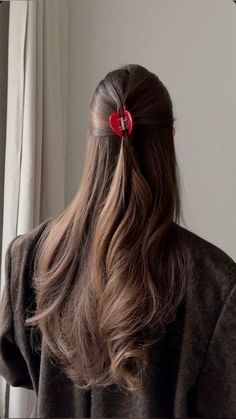 Light Feminine Hairstyles, Shorter Layered Haircuts, Matilda Djerf Hair, Old Money Hairstyles, Hairstyles Female, Hair Styles For Long Hair, Styles For Long Hair, Hair Techniques, Matilda Djerf