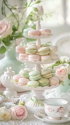 Garden Tea Party Cake Ideas, Tea Party Macarons, Bridgerton Theme Tea Party, Bridgerton Baby Shower Ideas, Bridgerton Party Decor Ideas, Alternative Birthday Cake, Bridgerton Christmas, Bridgeton Party, Green Macarons