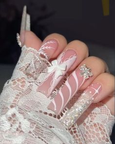 Artist on Instagram: @itssme.lena Short Acrylic Nails With Charms, Glitter Holiday Nails, Valentines Nails French, Nail Inspo Hello Kitty, Duck Nails Short, French Tip Nails Pink, Azul Nails, Nails Sanrio, Nails Freestyle