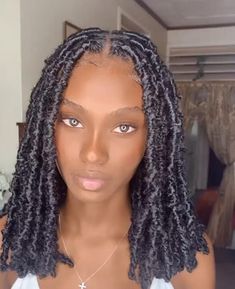 Bob Locs, Butterfly Bob, Cabello Afro Natural, Butterfly Locs, Faux Locs Hairstyles, Box Braids Hairstyles For Black Women, Braids Hairstyles Pictures, Twist Braid Hairstyles, Box Braids Styling