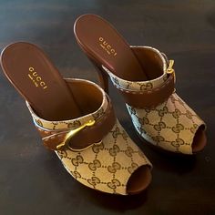 Classic Gucci High Heel. Brown And Beige. Chic Brown Gucci Heels, Shoes Gucci, Brown And Beige, Gucci Shoes, Shoes Women Heels, High Heel, Open Toe, Shoes Heels, High Heels