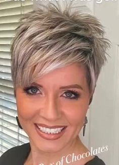 Pixie Haircuts For Fine Hair, Short Spiky Haircuts, Shaved Hair Cuts, Funky Short Hair, Choppy Bob Haircuts