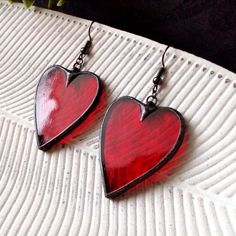 Heart stained glass dangle earrings Valentines Kawaii, Preppy Heart, Patina Furniture, Stained Glass Earrings, Earrings Kawaii, Elven Jewelry, St Valentine, Red Heart Earrings, Kawaii Earrings