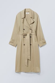 Evelyn Relaxed Lyocell Trench Coat - Beige - Weekday WW Teacher Work Clothes, Camel Trench Coat, What To Wear In Paris, Swedish Street Style, Millennials Fashion, Beige Trench Coat, Xmas Wishlist, Beige Jacket, Travel Capsule