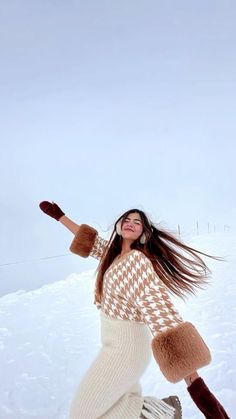 Manali Outfit Ideas, Casual Winter Fits, Niqabi Bride, Kashmir Trip, Winter Outfits Snow, Snow Photoshoot, Seasons Photography, Mountain Outfit