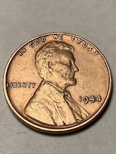 a penny with the image of abraham lincoln on it