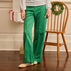 ALL SALES FINAL. No Refunds/Exchanges on Warehouse Sale items.Get ready to strut in style with the Darbie Wide Leg Pant in Green. These womens pants are as comfortable as they are trendy, with a wide leg design that allows for easy movement. Perfect for any occasion, these pants are a must-have for your wardrobe.Michaela is wearing an XS*Sale prices not valid on previous purchases. Happy Shopping! Green Pull-on Pants For Loungewear, Loosely Fitted Green Wide Leg Pants For Fall, Fall Sweatpants With Loosely Fitted Hips, Green Wide Leg Pants For Fall, Versatile Wide-leg Sweatpants For Fall, Versatile Wide Leg Sweatpants For Fall, Chic Relaxed Fit Full-length Sweatpants, Chic Relaxed Fit Sweatpants, Green Wide-leg Loungewear Pants