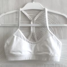 White Sports Bra, Mesh Detail | Nwot Size 6 White Yoga Sports Bra, White Sports Bra With Light Support For Exercise, White Sports Bra For Light Exercise With Light Support, Lightweight White Athleisure Activewear, White Go-dry Sports Bra For Yoga, White Sports Bra For Light Summer Sports, White Sports Bra For Light Summer Activities, Comfortable White Activewear For Light Exercise, Lightweight White Activewear For Gym