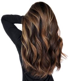 Dark Chocolate Hair with Auburn Highlights Hair Color Auburn Brown, Dark Chocolate Hair, Brown And Blonde, Beige Hair, Icy Blonde Hair, Hair Color Caramel, Brown Hair Balayage