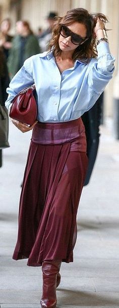 Burgundy Skirt Outfit Work, Maroon Skirt Outfit Winter, Burgundy Maxi Skirt Outfit, Maroon Bag Outfit, Maroon And Blue Outfit, Burgundy Skirt Outfit Winter, Burgundy Pencil Skirt Outfit, Burgundy And Blue Outfit, Burgundy Leather Skirt Outfit