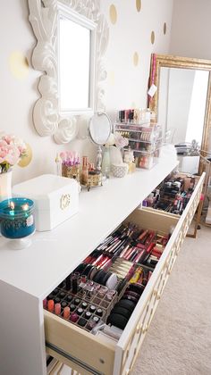 Makeup Collection and Storage Glam Rooms, Organized Makeup, Makeup Collection Storage, Collection Storage, Makeup Station, Makeup Drawer, Makeup Glam