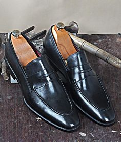 TucciPolo Luma Classic Elegant Black Italian Leather Mens Luxury Loafer Shoe - A classic and elegant loafer in black calfskin. Finished with a smooth trim, and prominent seams on the upper, comes complete with a leather sole. Leather : Calfskin Color: Black This is a made-to-order product. Each pair will be made upon receipt of order and shipped in approximately 15 days. Because our shoes are hand-painted and couture-level creations, each shoe will have a unique hue and polish, and exactly as ph Traditional Leather Loafers For Formal Occasions, Black Traditional Formal Loafers, Traditional Black Formal Loafers, Mens Summer Shoes, Italian Leather Shoes, Leather Boot Shoes, All About Shoes, Mens Luxury, Classic Elegant