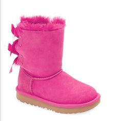 Barely Worn Excellent Condition (Only One Small Mark In Last Photo - Not Very Noticeable At All Big Kid Size 5. Fits A Womens 7 1/2 Slightly Darker Pink Sparkle Ugg Boots, Bow Ugg, Pink Ugg Boots, Baby Ugg Boots, Girl Uggs, Girls Ugg Boots, Ugg Bailey Bow, Ugg Boot, Leopard Boots