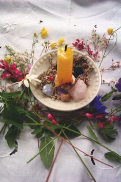 simple, wild, achievable witch's altar xo Spring Altar, Litha Celebration, Longest Day Of The Year, The Wheel Of The Year, Pagan Altar