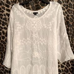 Offering This Beautiful Nwt White On White Embroidered 3/4 Sleeve Top From New Directions. Features Gorgeous Needlework And Lying Flat Measures 22” Pit To Pit. Comes To You From A Smoke Free And Pet Free Home. White 3/4 Sleeve Tops For Vacation, White Floral Embroidered 3/4 Sleeve Blouse, Spring Floral Embroidered Top With 3/4 Sleeve, Floral Embroidered Top With 3/4 Sleeves For Spring, Spring Embroidered Cotton Top With 3/4 Sleeves, White Blouse With Floral Embroidery 3/4 Sleeve, Cotton Embroidered Top With 3/4 Sleeves For Spring, White Embroidered Blouse With 3/4 Sleeves, Casual Embroidered Top With 3/4 Sleeves For Spring