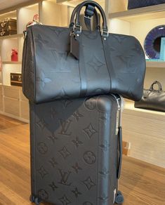 Louis Vuitton Duffle Bag Men, Lv Luggage Travel, Lv Suitcase, Lv Travel Bag, Luggage Luxury, Louis Vuitton Luggage Set, Luxury Suitcase, Lv Luggage