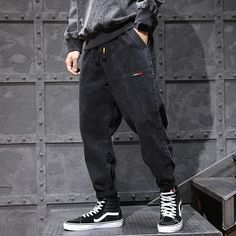 Lose Fit Jeans Outfit Men, Jean Cargo Pants Outfit Men, Japanese Jeans Men, Hip Hop Fashion For Men, Loose Fitting Outfits, Denim On Denim Outfit Men, Mens Hip Hop Fashion, Hip Hop Outfits Men, Streetwear Jeans Men