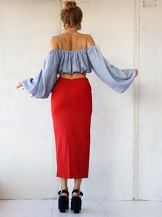 NORMA KAMALI Vintage red high waist pencil maxi skirt. Zip closure, full lining. Material is 100% wool. Tag: NORMA KAMALI Size 42 Made in Italy. Will fit sizes XS-S. For reference I'm 169 cm tall. Measured laying flat, double for circumference: 35''/ 89 cm long 14'' / 36 cm waist 18" / 46 cm hips Great vintage condition. Maxi Rock, Maxi Pencil Skirt, Red Pencil, Western Outfits Women, Norma Kamali, Red High, Western Outfits, Maxi Skirt, High Waist