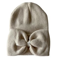 Baby’s First Bow Hat! A hospital bag necessity & perfect for introducing your baby to the world. This soft & stretchy hat is available in only one size: newborn! Material: 100% Polyester Imported Care Instructions: Hand Wash Cold Lay Flat to Dry Football Onesie, Floral Hair Clip, Garden Mini, Football Baby, Hospital Bag, Fleece Shorts, Gift Card Sale, Toddler Tees, Floral Hair