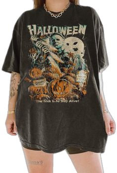 Halloween Top, Gothic Decor, Halloween Fashion, Michael Myers, Fall Shirts, Halloween Tshirts, Buy Vintage, Dream Wardrobe, Halloween Shirt