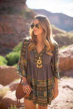 Julia Engel wearing our statement vintage tassel necklace! Shop similar items here. Bohemian Style Inspiration, Look Hippie Chic, Stile Boho Chic, Moda Hippie, Look Boho Chic, Boho Chique, Boho Mode, Boho Styl, Estilo Hippy