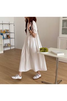 Material: Poliéster, Elastano Tamanho único: Busto - 98cm / Comprimento - 109cm / Ombro - 33cm / Manga - 23cm White Stretch Cotton Midi Dress, Spring Short Sleeve Plain Maxi Dress, Plain Cotton Midi Dress For Spring, Spring Stretch Plain Dresses, Fitted Plain Cotton Dresses, White Non-stretch Short Sleeve Midi Dress, White Non-stretch Midi Dress With Short Sleeves, White Midi Dress With Short Sleeves, Cottagecore Aesthetic Clothes