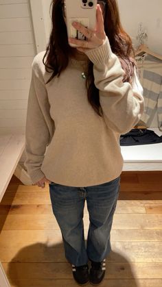 brandy melville sweater // black adidas sambas Autumn Sweatshirt Outfit, Fall Outfits Adidas Samba, Outfits With Black Adidas, Plain Sweater Outfit, Brandy Melville Winter Outfits, Fitted Sweater Outfit, V Neck Sweater Outfit Aesthetic, Outfits With Black Sambas, Brandy Melville Sweater Outfit