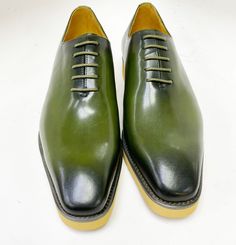 Style: 518-01-Olive Stylish lace-up Oxford from the Carrucci by Maurice collection in a Smooth Calfskin features soft Calfskin lining, a clean welt, and a super lightweight Yellow Rubber Sole! Cordovan Shoes, Shoe Polish, Shoe Horn, Shoe Tree, Horse Hair, Suede Shoes, Shoe Box, Lace Up Shoes, New Shoes