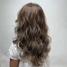 Long Layered Hair Wavy, Wavy Haircuts Medium, Wavy Hair Perm, Wavy Mid Length Hair, Brown Wavy Hair