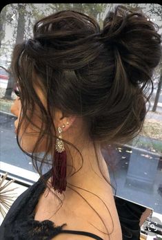 Hairstyles For Christmas, Messy Wedding Hair, Wedding Bun Hairstyles, Messy Updo, High Bun, Updos For Medium Length Hair, Messy Bun Hairstyles, Peinados Fáciles Para Cabello Corto, Christmas Hairstyles